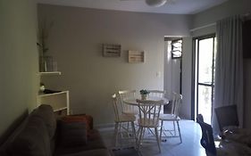 Apartamento Condomínio Wembley Tênis - Toninhas - Ubatuba - SP